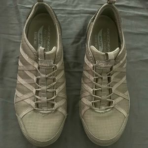 NEW Womens Skechers Sneakers - Sz 7W